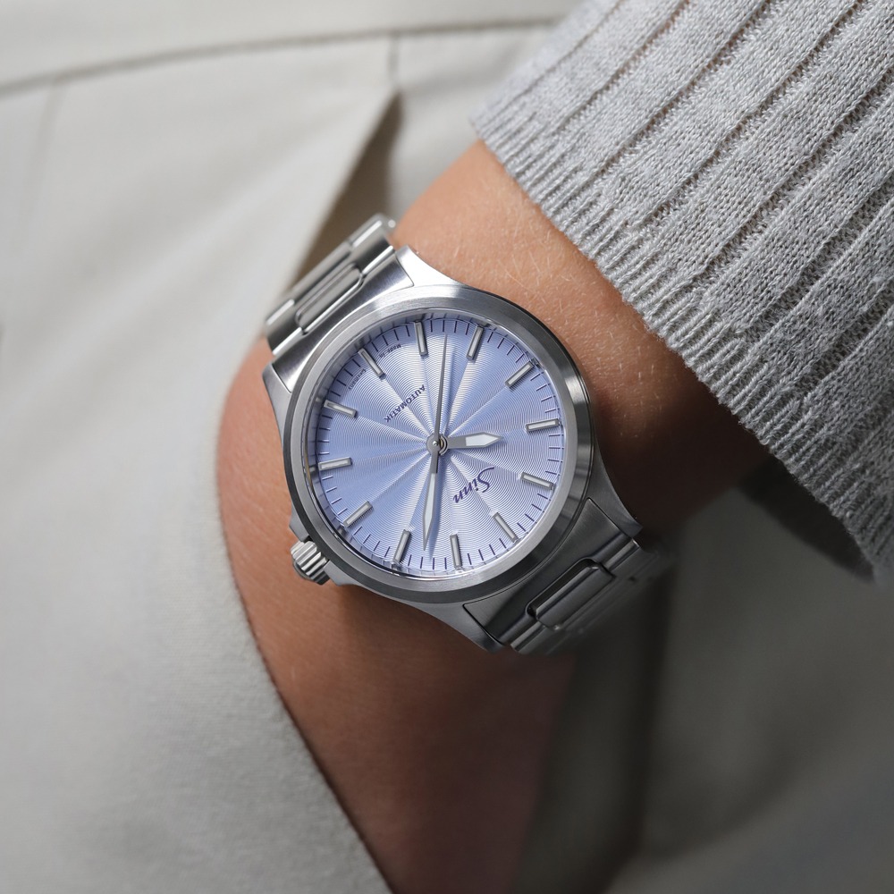 ジン ジン(Sinn) 556 Ice Blue 300本限定 | QUELLE HEURE （ケルエ